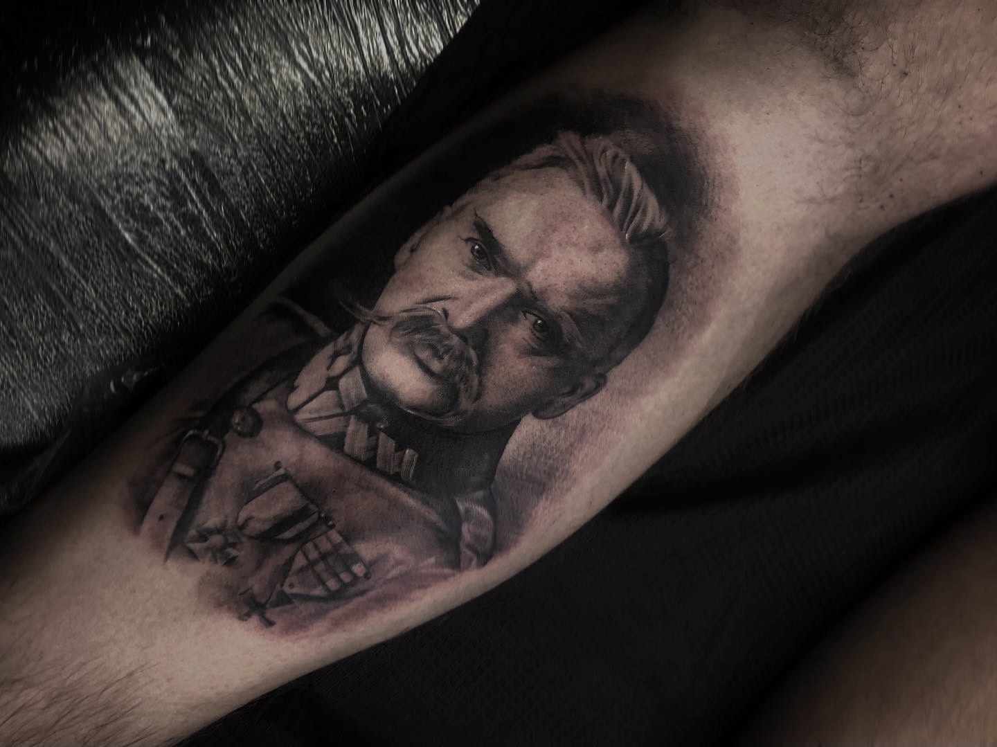 Tatuaż realistyczny Guru Wrocław - Józef Piłsudski